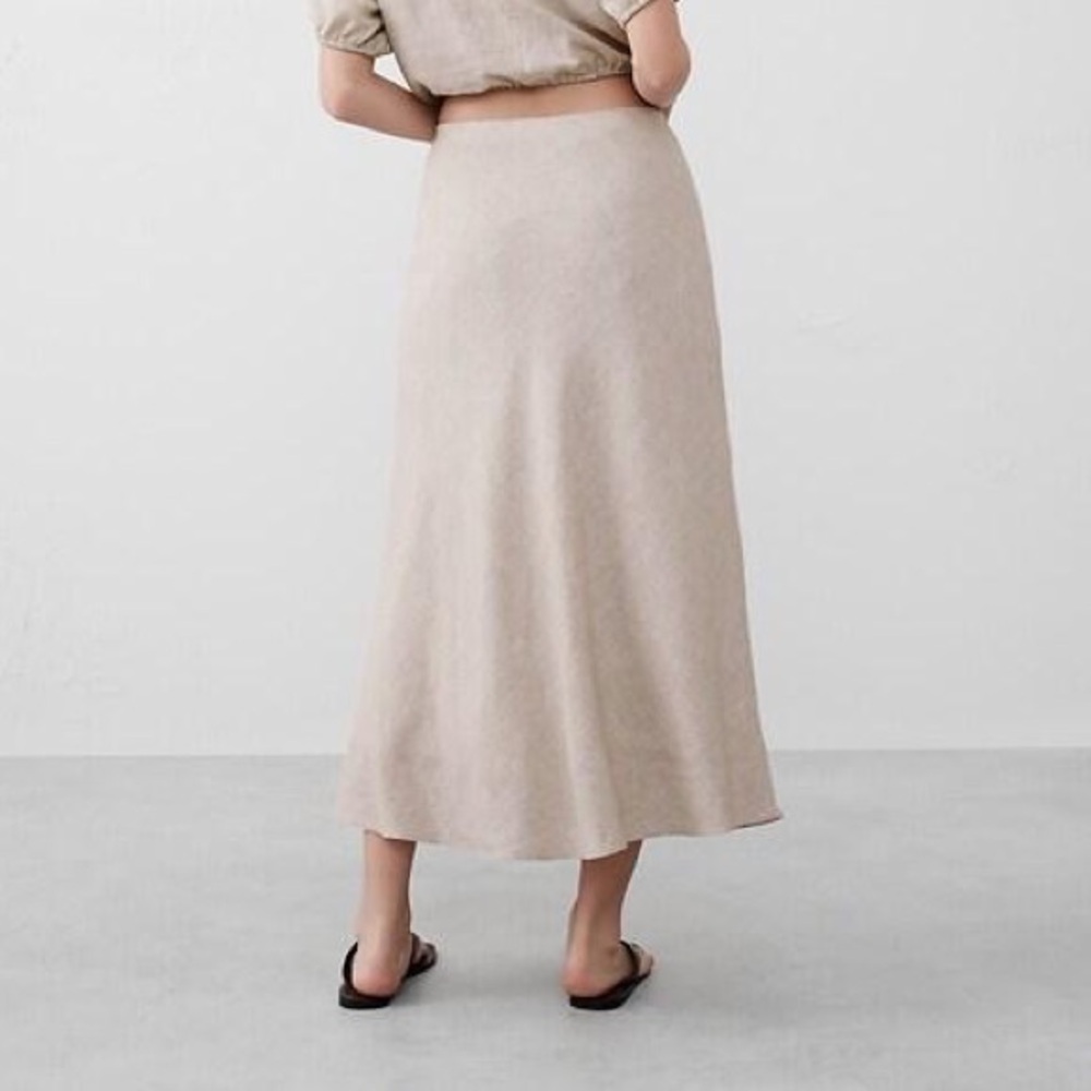 Banana Republic Beige Midi Skirt - Picture 2 of 4